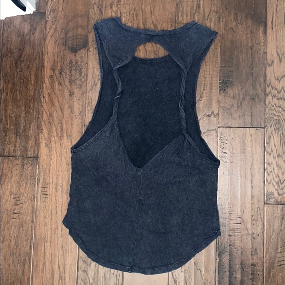Muscle Cut/Open Back Tank - Picture 3 of 3